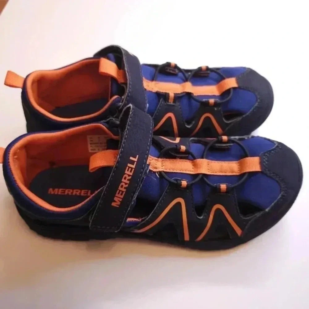 Merrell hydro big kid size 4‎ sandals
